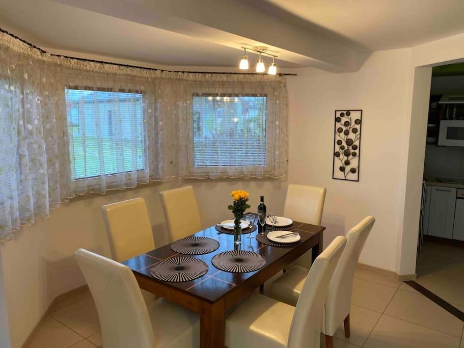 4 Bedroom Family House With Access To A Hot Tub Goczałkowice-Zdrój Exteriör bild
